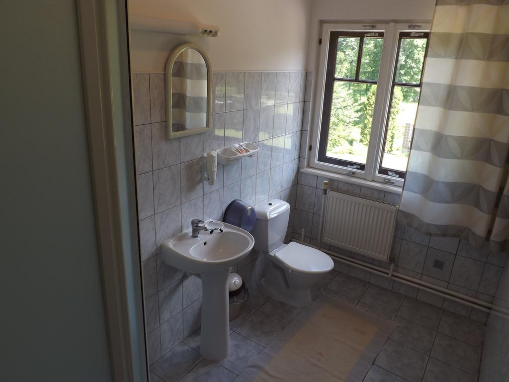 Park Hotel Bruzis Smiltene Ruang foto