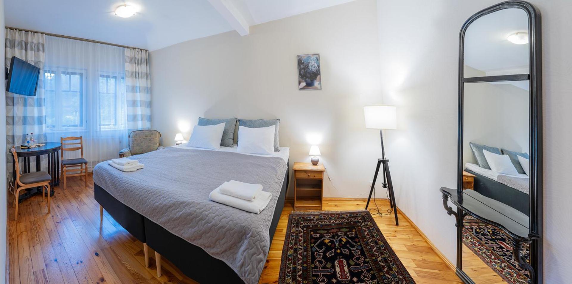 Park Hotel Bruzis Smiltene Bagian luar foto